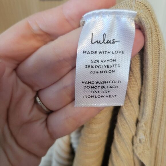 Lulu's Tan Ribbed Knit Midi Dress Size Medium NWT Side Slits - Picture 7 of 8